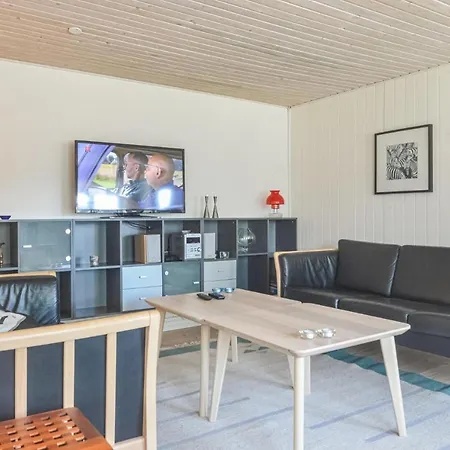 3 Bedroom Cozy In Appartement *